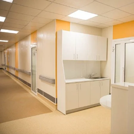 Коннелюрный односоставной плинтус Bonkeel Prof Серый (95х2700мм) в Сыктывкаре