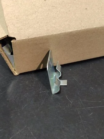 Клипсы к плинтусу MDF Bonkeel (50шт) в Сыктывкаре