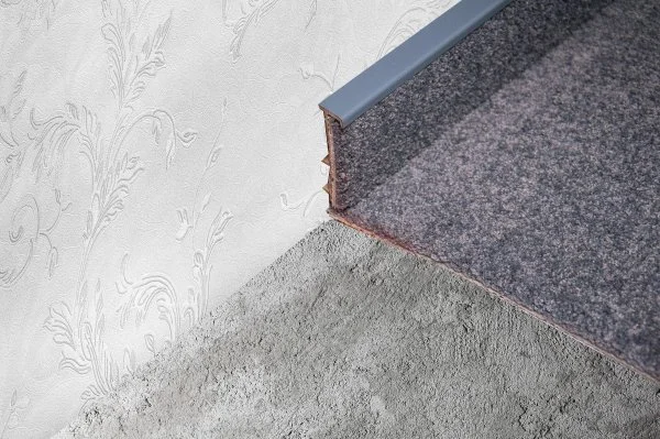 Плинтус для ковролина Korner Listwa 108 Графит 2,5м (50мм) в Сыктывкаре