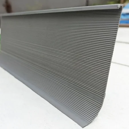 Коннелюрный односоставной плинтус Bonkeel Prof Серый (95х2700мм) в Сыктывкаре