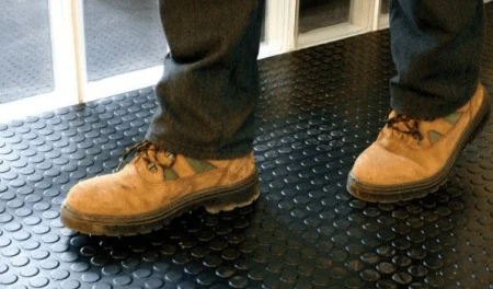 Противоскользящее резиновое покрытие Пятачки (1,2х10м) в Сыктывкаре