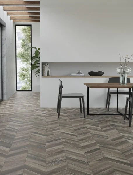 Ламинат Egger PRO 8/33 4V Large Дуб Кестинкорт Шоколад левая EPL240F4CL в Сыктывкаре